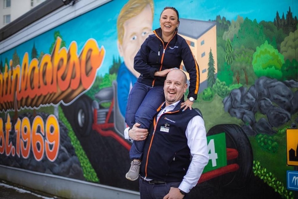 Mikko Pikku Mikko Ja Eve L nsiluoto K Supermarket Postitalon Kauppiaiksi mikko-pikku-mikko-ja-eve-l-nsiluoto-k-supermarket-postitalon-kauppiaiksi